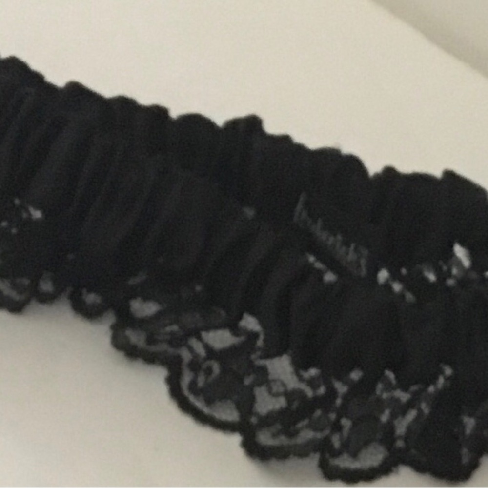 Frederick’s of Hollywood Garter in black lace